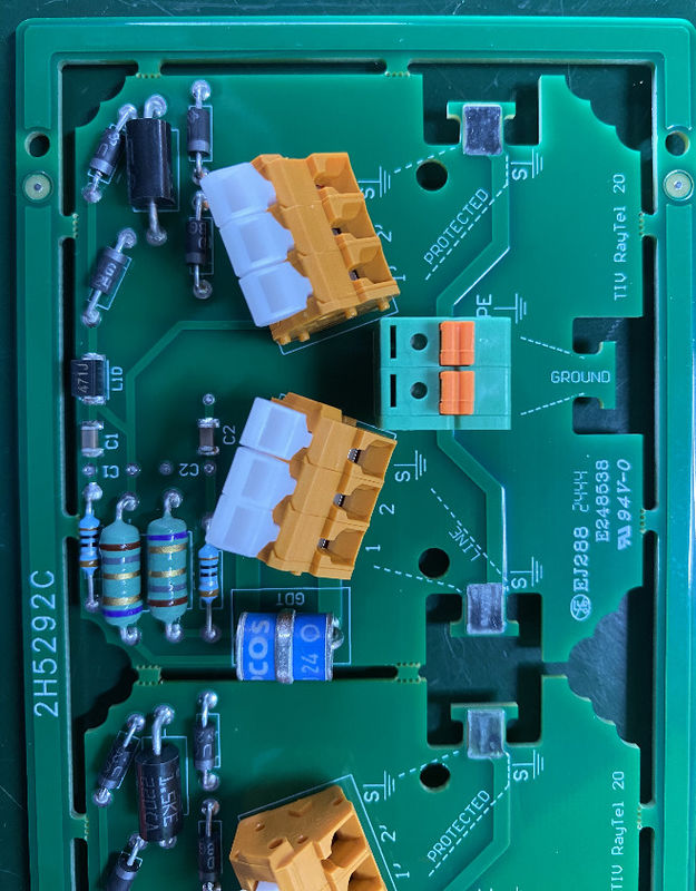 PCB Tembaga Peralatan Telekomunikasi dengan LW/LS Min. 0,05mm dan Warna Silkscreen Hitam