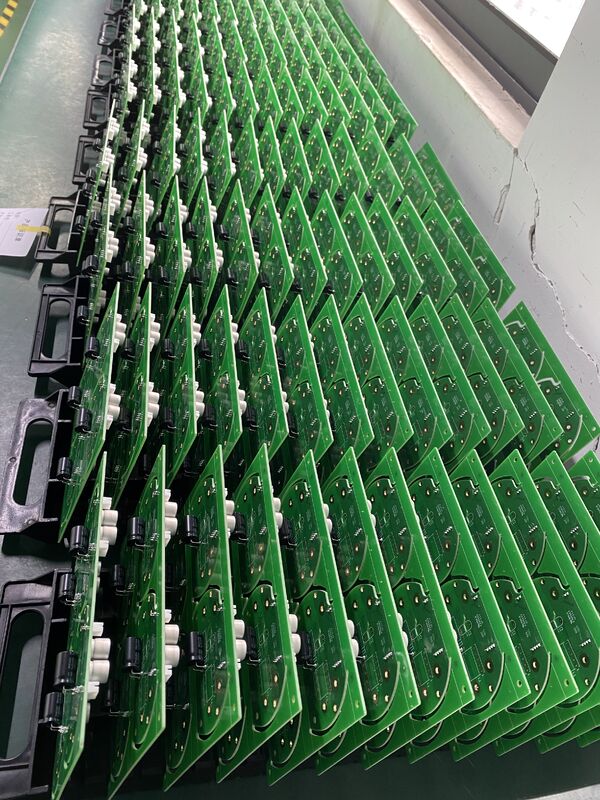 Ruang Bola Min 0.3mm Pitch kurang dari 0.5mm Proses Manufaktur PCB Industri Ukuran PCB Maks 600 x 1200mm Dioptimalkan untuk Tata Letak PCB Kompleks