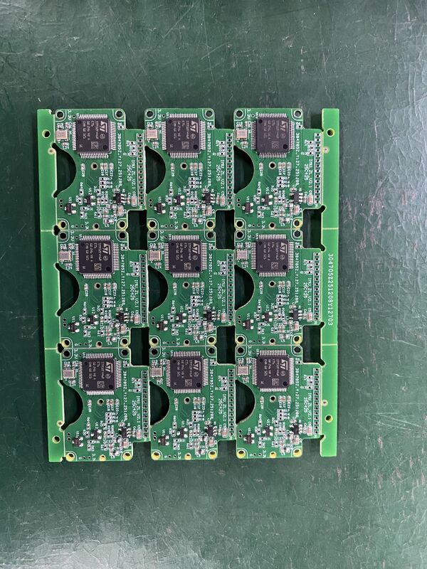 Ruang Bola Min 0.3mm Pitch kurang dari 0.5mm Proses Manufaktur PCB Industri Ukuran PCB Maks 600 x 1200mm Dioptimalkan untuk Tata Letak PCB Kompleks