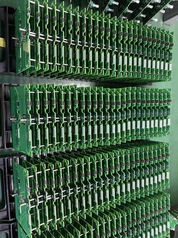 Tembaga 4OZ PCB Industri perakitan Disesuaikan Ya Solusi untuk aplikasi elektronik yang kompleks dan papan sirkuit tahan lama